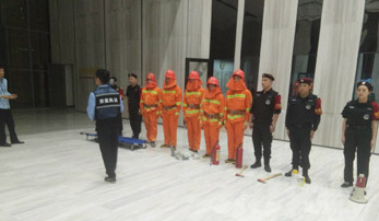 做好保安隊伍建設(shè)，提高保安隊伍素質(zhì)和服務(wù)水平 